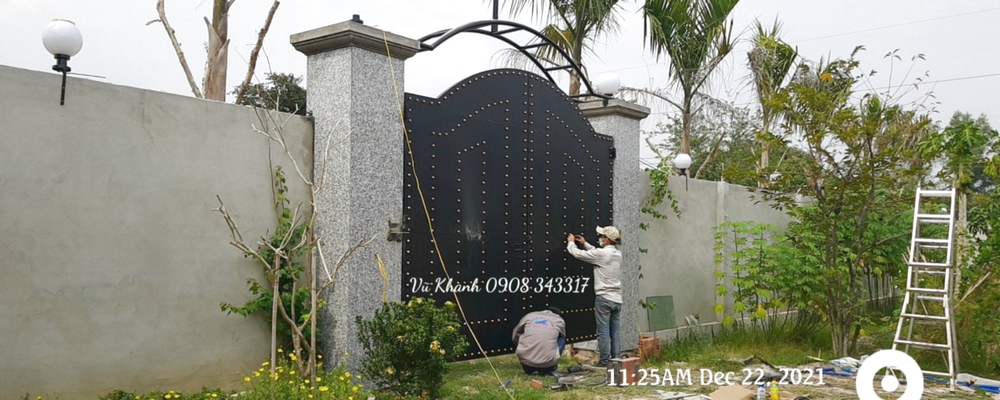 Cửa cổng thép kín Vũ Khanh Cửa Cổng Hiện Đại-1