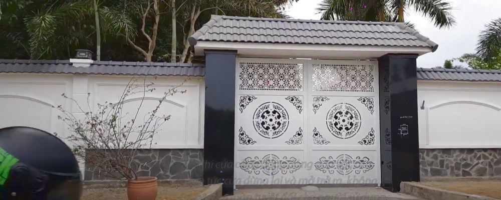 Mẫu cổng 2 cánh cnc đẹp, gắn mô tơ cánh tay đòn Ý Cửa cổng cắt CNC-1