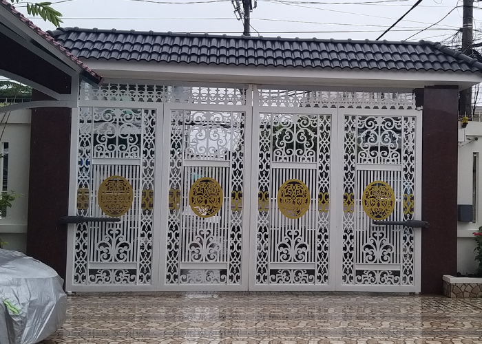 Cổng mở tự động hai cánh hoa văn cnc