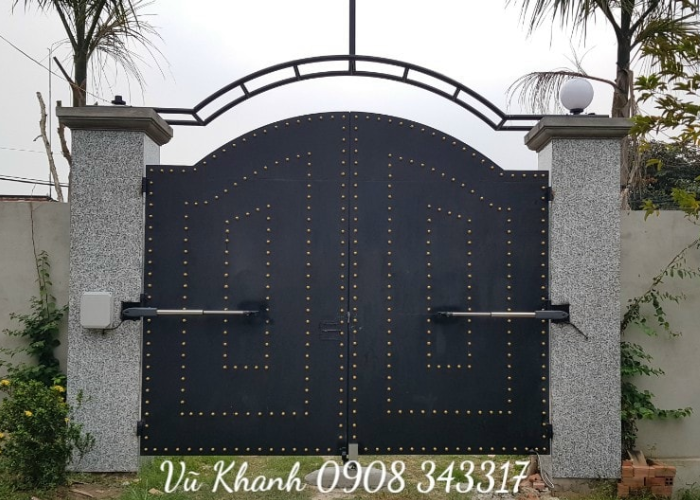 Cửa cổng thép kín Vũ Khanh