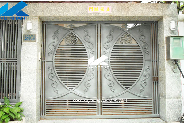 Cửa Cổng Sắt Hiện Đại Màu Xám 62945