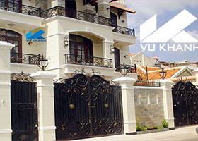 Cửa Cổng Sắt Mỹ Thuật Màu Đen Vàng Vũ Khanh