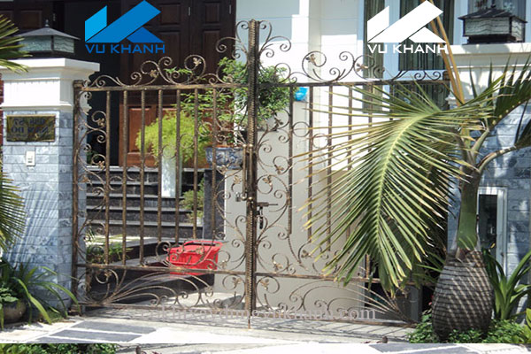 Cửa Cổng Sắt Mỹ Thuật Mầu Đồng Vũ Khanh
