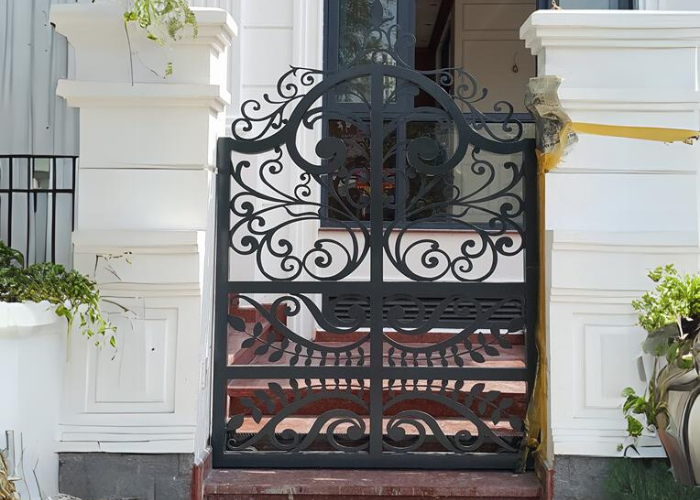 Cổng Đẹp Bằng Sắt Mỹ Thuật Cho Biệt Thự-1