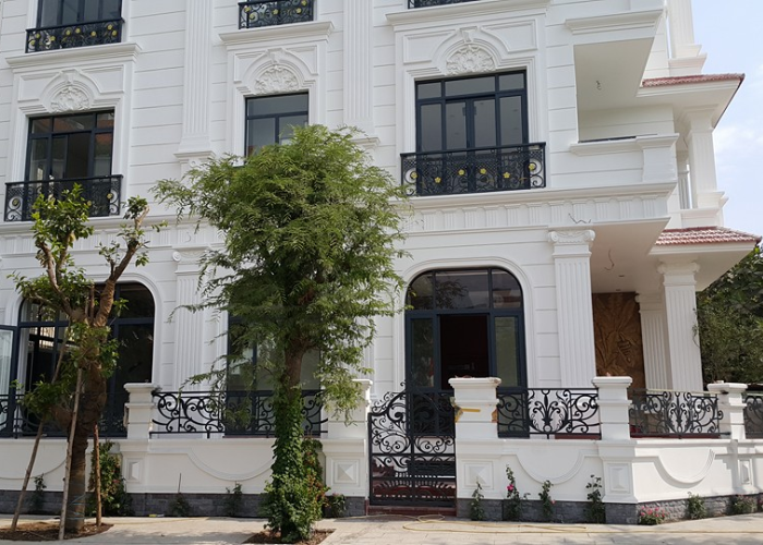 Cổng Đẹp Bằng Sắt Mỹ Thuật Cho Biệt Thự-3