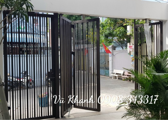 Cổng Sắt Mạ Kẽm Hiện Đại Cho Nhà Phố-1