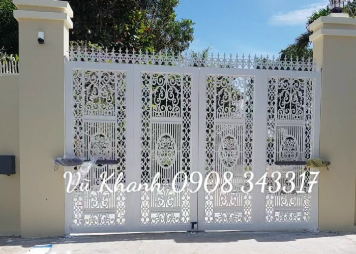 Cửa cổng 2 cánh mỹ thuật gắn motor âm sàn Malaysia 91817-2