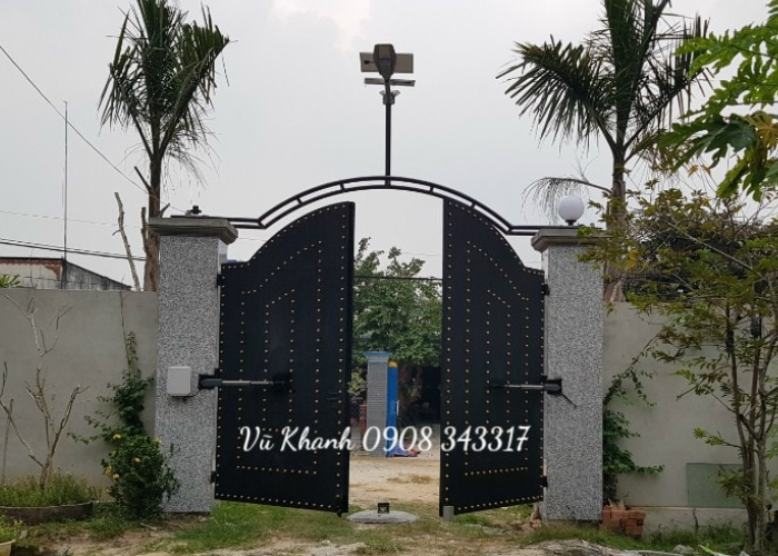Cửa cổng thép kín Vũ Khanh-2