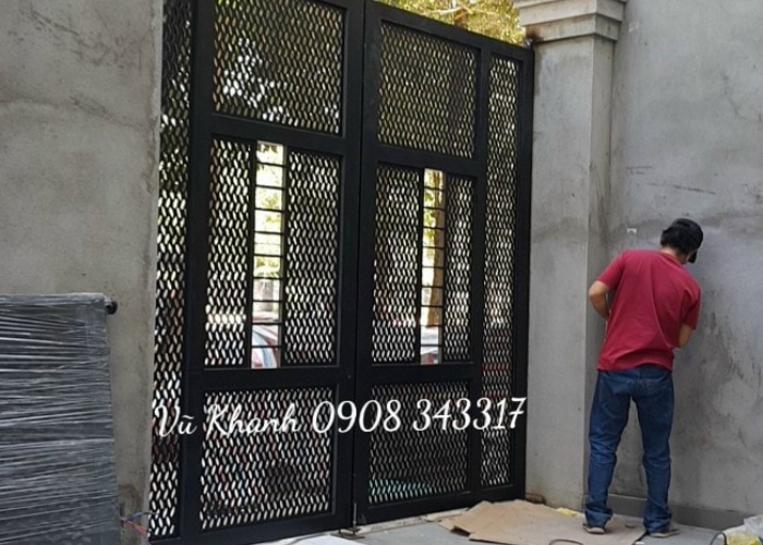 Cửa cổng sắt hiện đại Vũ Khanh-2
