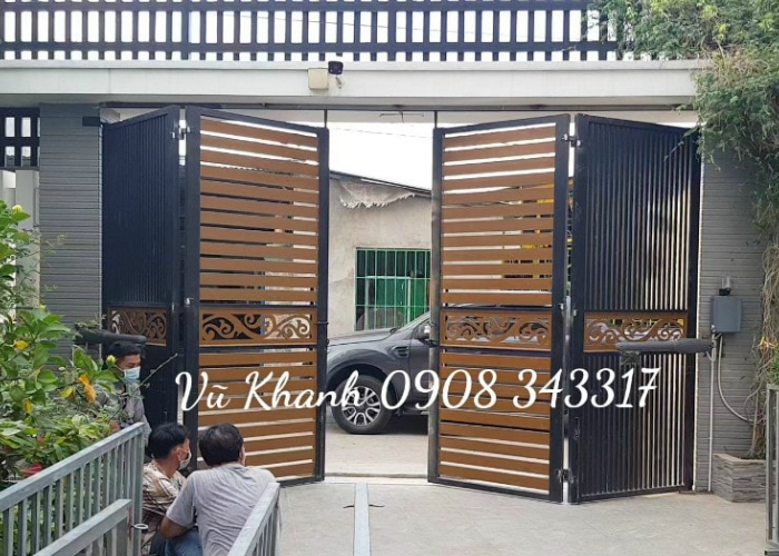 Cửa Cổng Sắt Tự Động 4 Cánh-2
