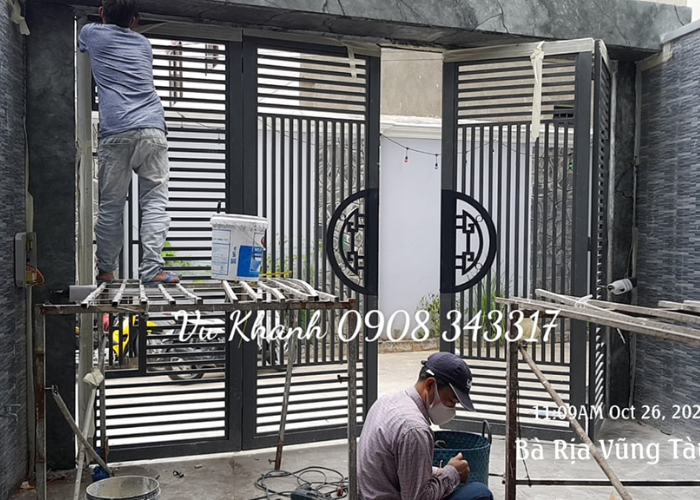 Cổng Sắt Tự Động Màu Xám-2