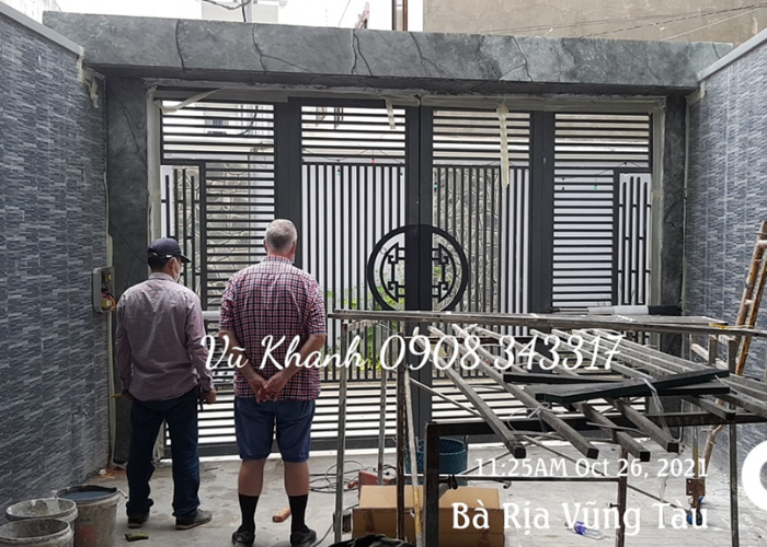 Cổng Sắt Tự Động Màu Xám-3