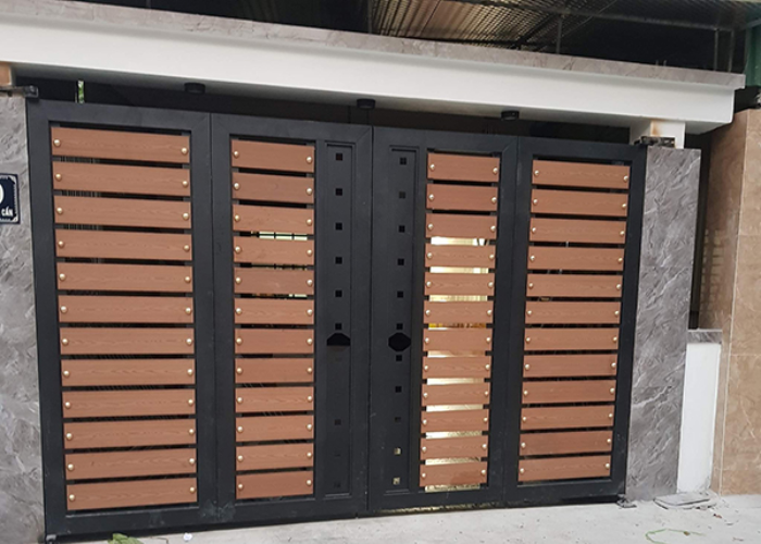 Mẫu cổng sắt 4 cánh dùng nan gỗ thẩm mỹ-3