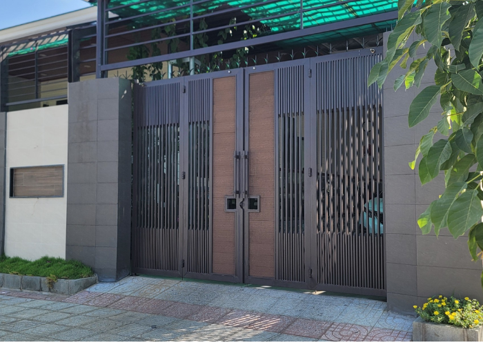 Mẫu Cửa Cổng Đẹp Sắt Kẽm Nhà Phố 48535-2